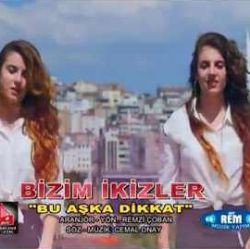 Bizim İkizler – Bu Aşka Dikkat Mp3 Dinle & İndir | Mp3sayar